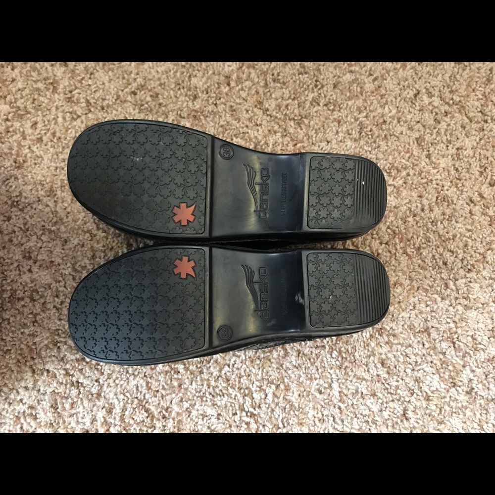 Danskos - Picture 4 of 5